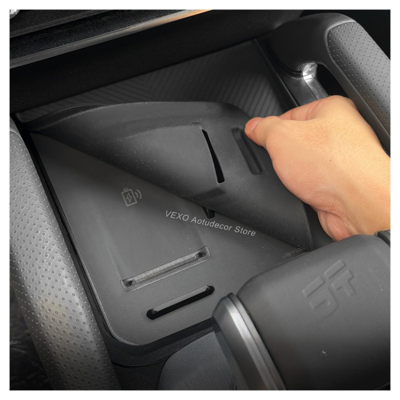 Chery Jetour Traveler 2026 202 - Wireless Charging Pad incelemesi ve fiyatı
